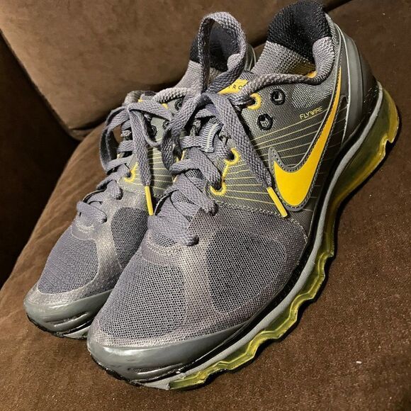 Vintage NIKE LIVESTRONG Dark Grey Marigold Yellow Air Max 2010 Size 8 41 EUR - Picture 3 of 10